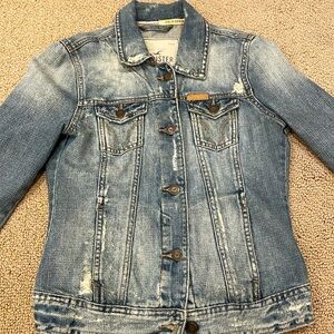 Women’s hollister jean jacket in great condition!